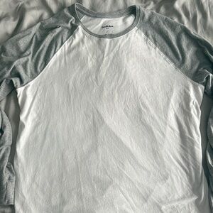 Goodfellow & Co Gray and White Long Sleeve Raglan Tee